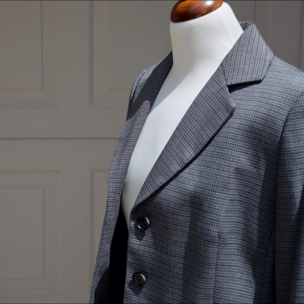 Anne Klein women’s suit